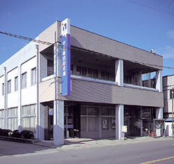 石生支店の外観